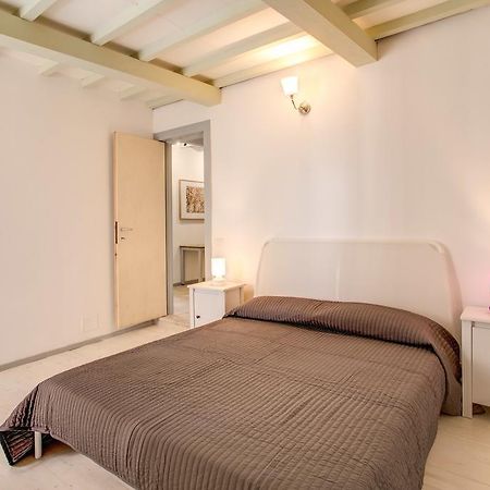 Three Bedroom Apartment Campo Dei Fiori Rome Bagian luar foto